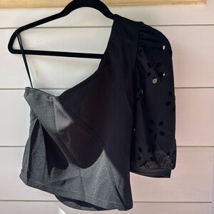 Black laser sleeve size medium SHEIN